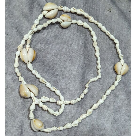 Vintage Beachy Cowrie Mixed Shell Necklace - Picture 4 of 4